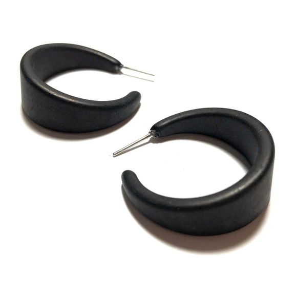Black Large Marilyn Lucite Tapered Hoop Earrings - Picture 1 of 6